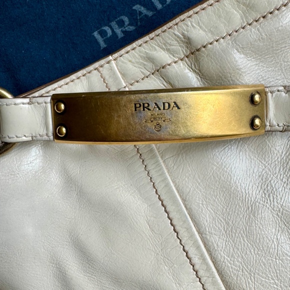Prada leather handbag/clutch with removable chain handle - Picture 8 of 9